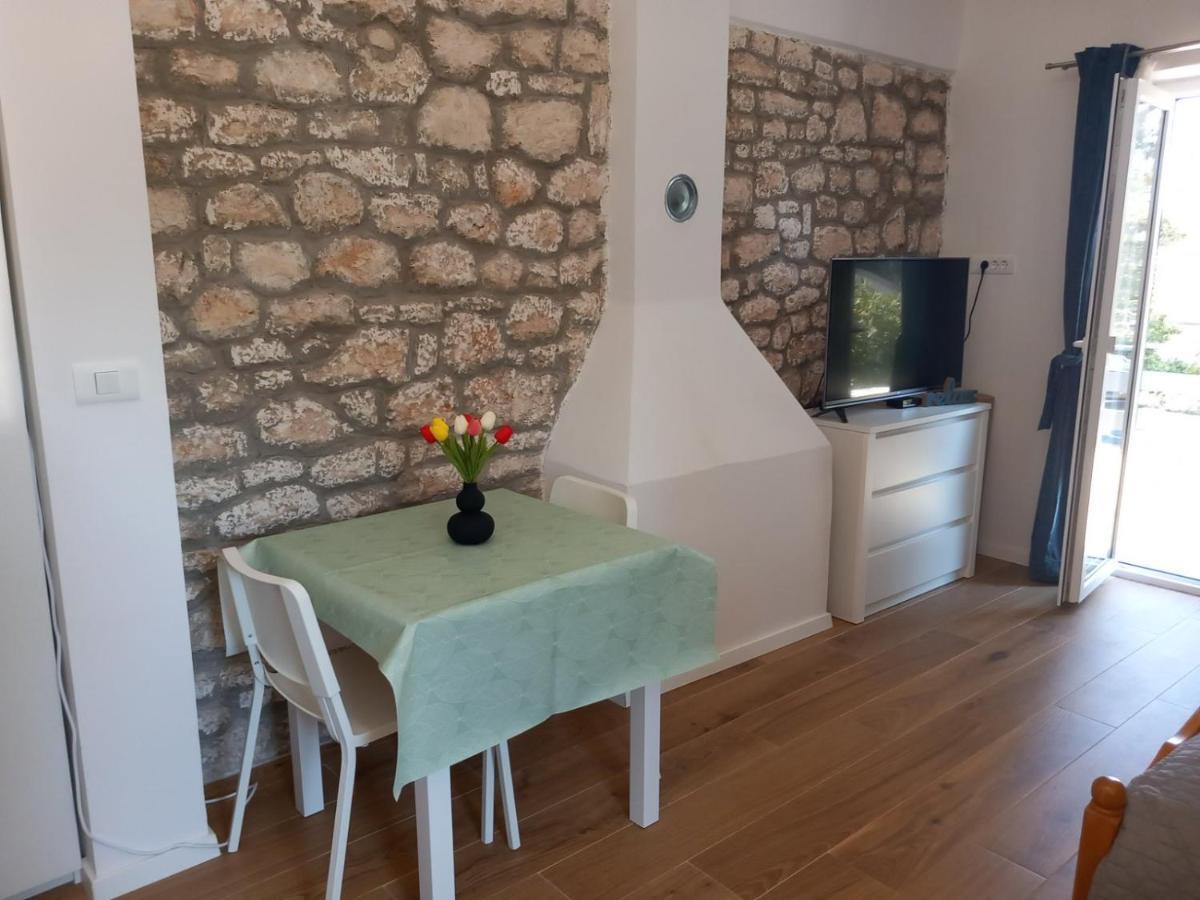 פרמנטורה Apartmani Luni מראה חיצוני תמונה